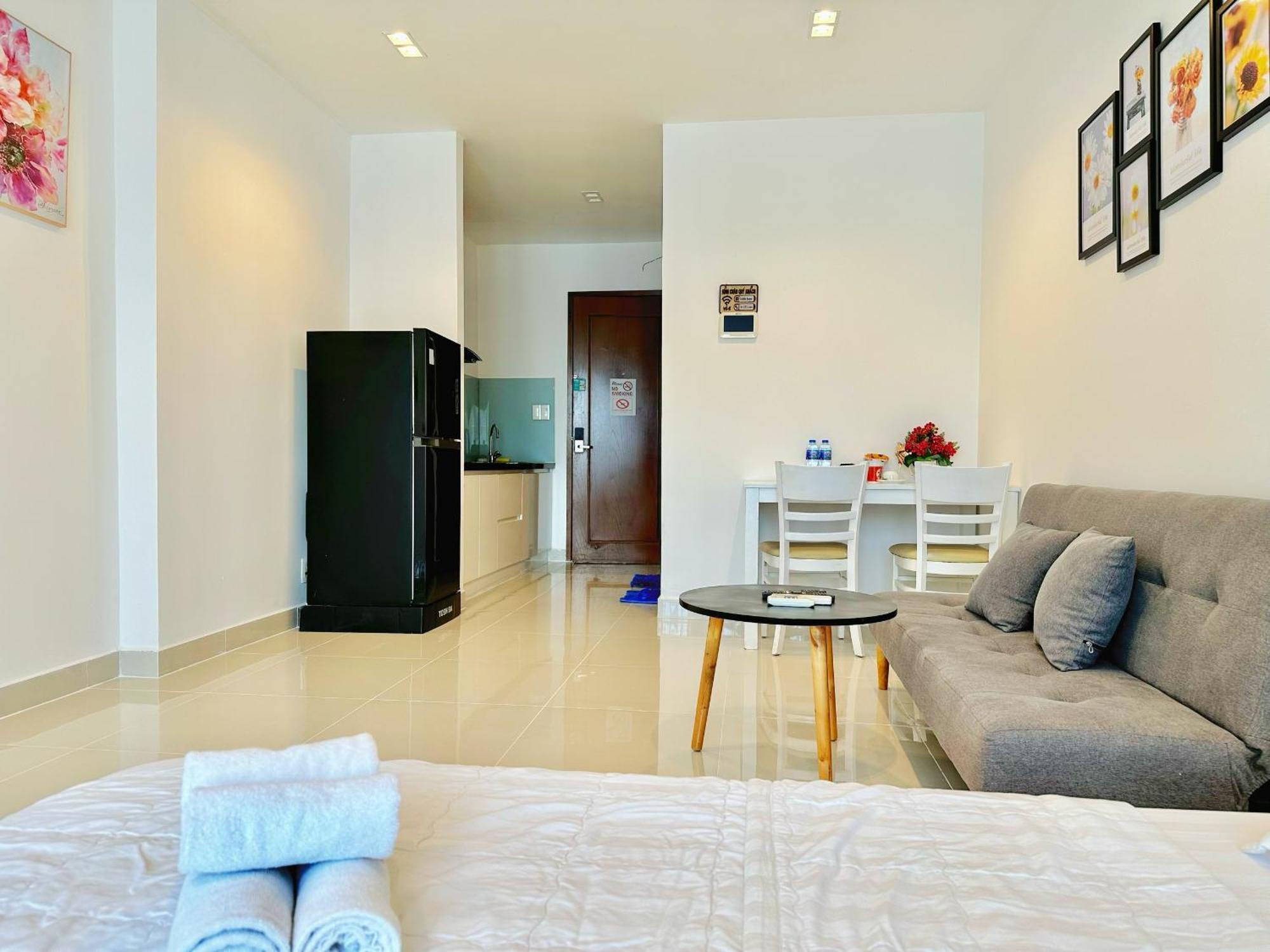 Teddy Apartment At Sky Center Luxury ホーチミン市 エクステリア 写真
